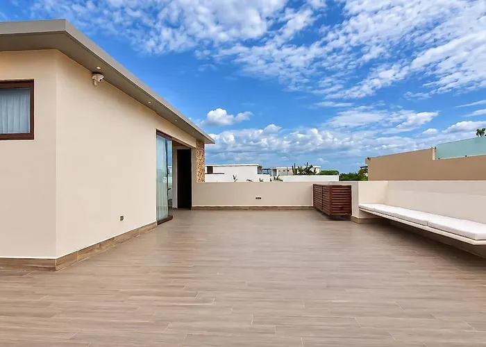 Villa Almarez Private Luxury Retreat
