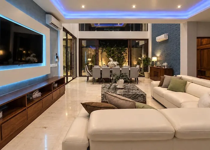 Almarez Private Luxury Retreat Villa *