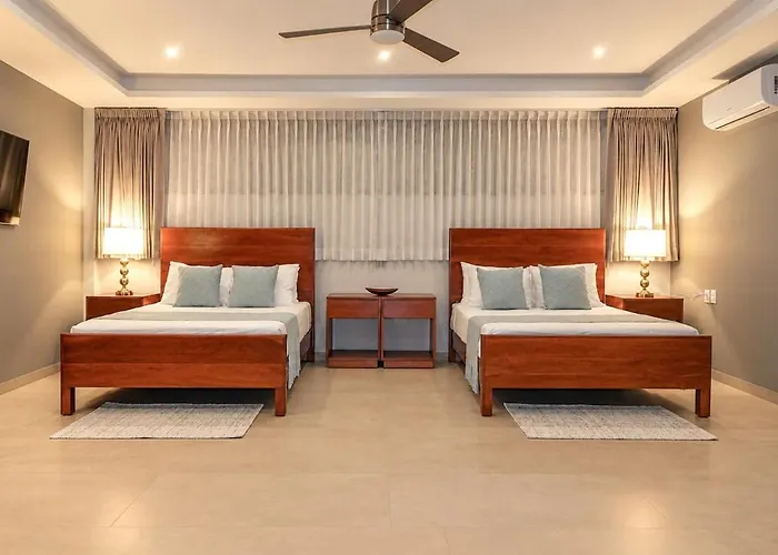 Villa Almarez Private Luxury Retreat *