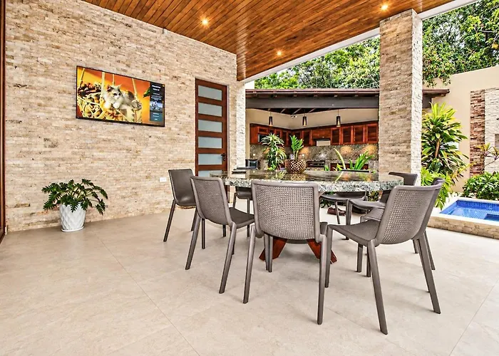 Almarez Private Luxury Retreat *
