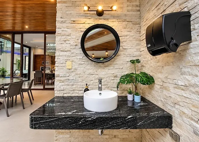 Almarez Private Luxury Retreat *
