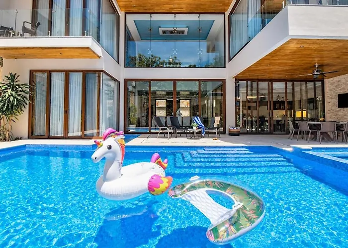 Almarez Private Luxury Retreat